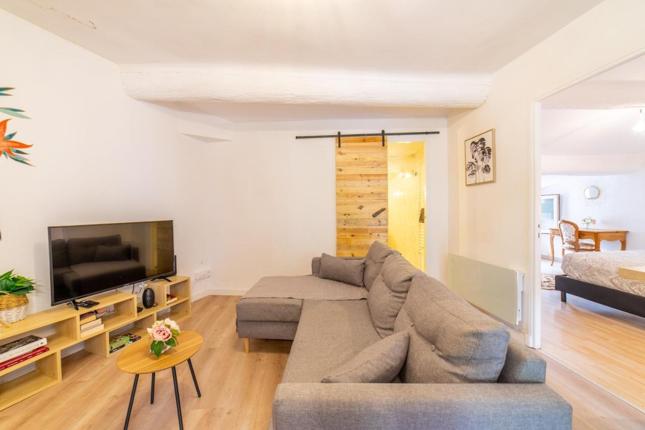 La Belle Vie - Beautiful 2 Bedroom Close To Parking